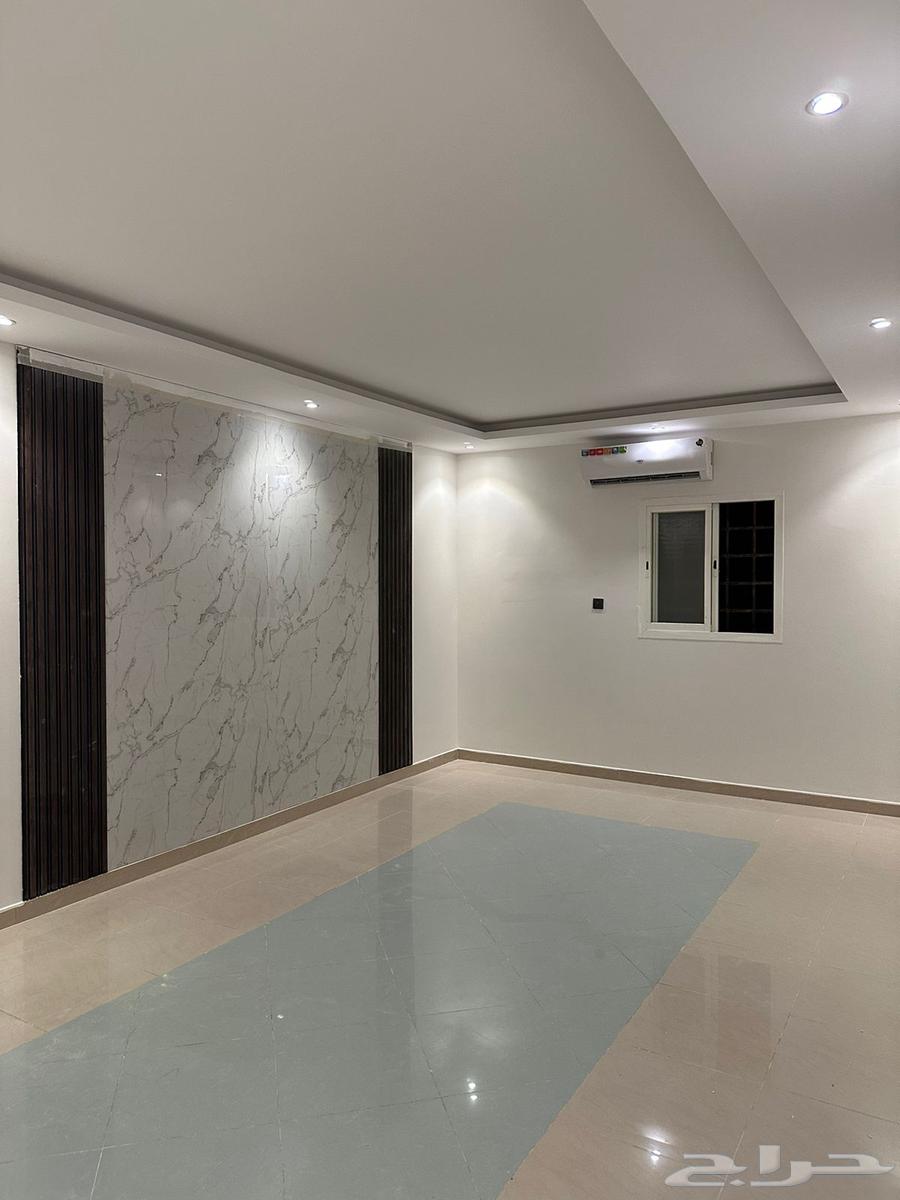 شقة 3 غرف وصالة مكيفات ومطبخ راكب حي الحمراء64207254957059110