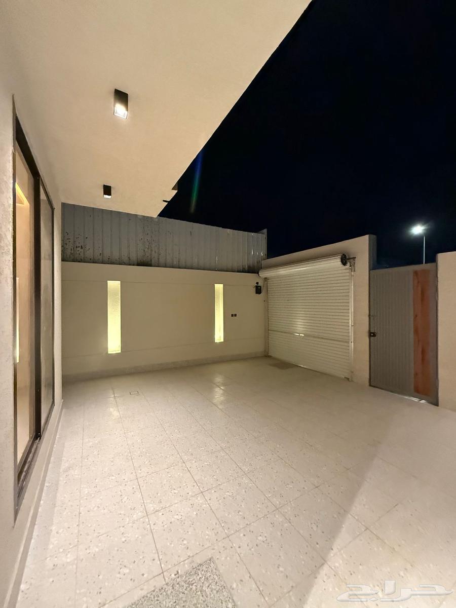 للبيع شقه ارضيه64207481049089110