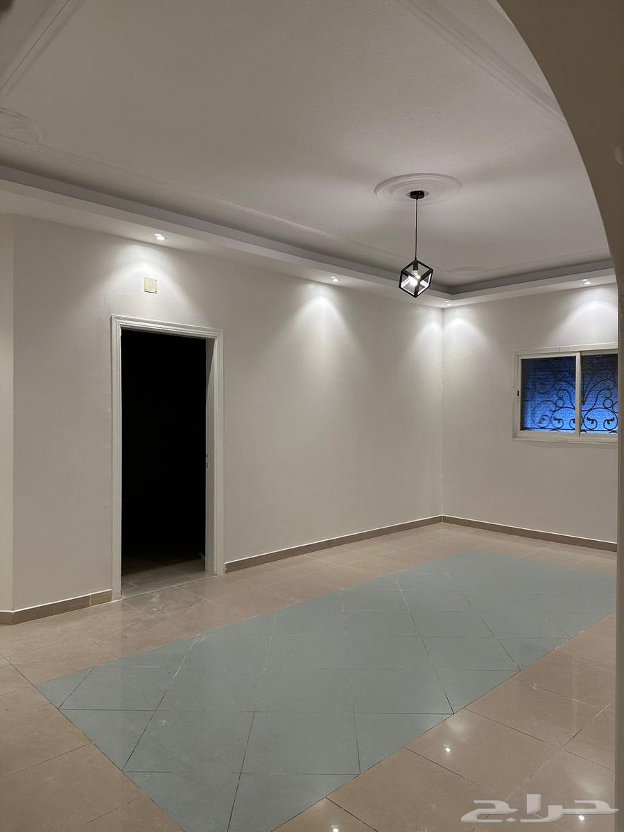 شقة 3 غرف وصالة مكيفات ومطبخ راكب حي الحمراء64207254957059111