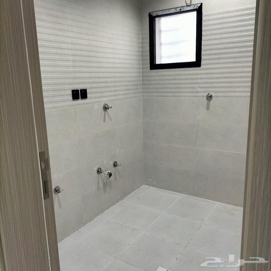 للبيع ادوار بمخطط 9 بمساحة 260 متر64207481968130112