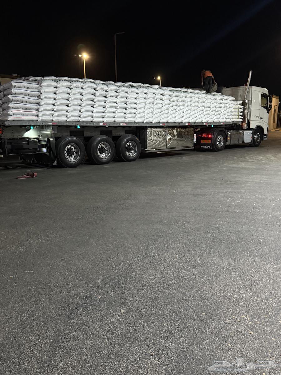 تريله سطحة لنقل البضائع64212230611586112