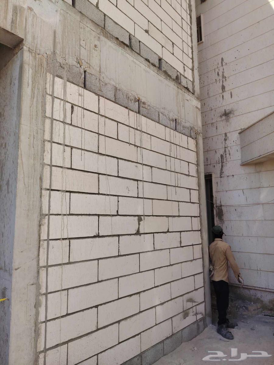 Construction contractor for annexes, rooms, reception halls, and expansions64213480040322111