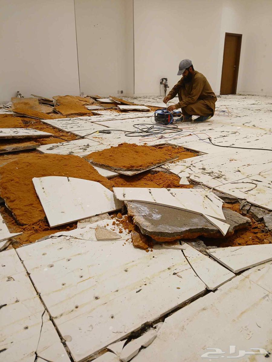 Complete renovation, demolition and installation of a house and attached shops64216462906115110