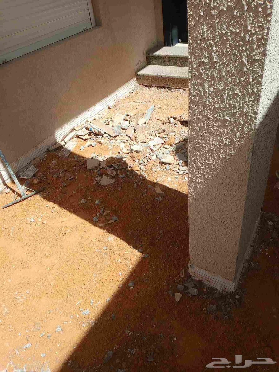 Workers for breaking tiles on walls of bathrooms, kitchens, rooms, and floors64213918762371110