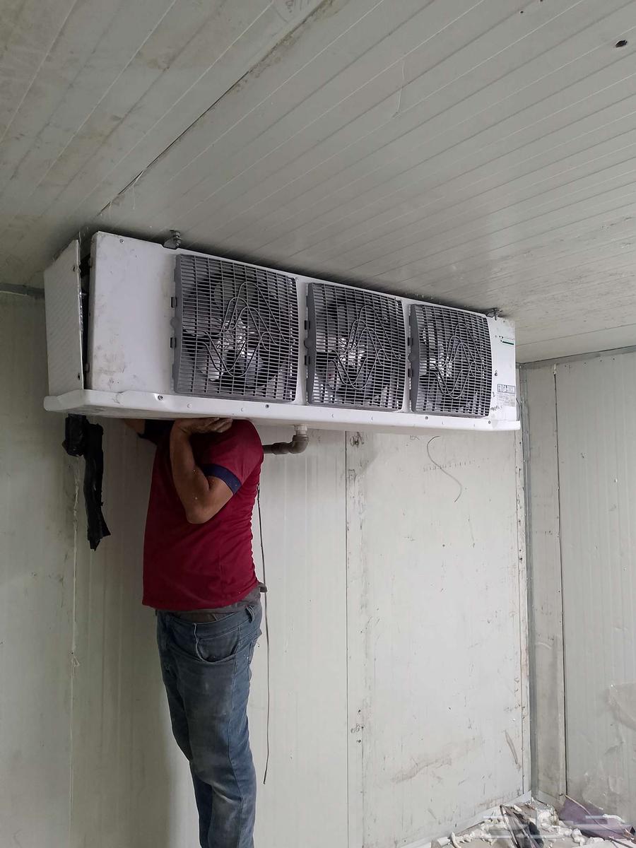 Disassembly and assembly of cooling and freezing rooms, display refrigerators, and vegetable refrigerators64216702836225110