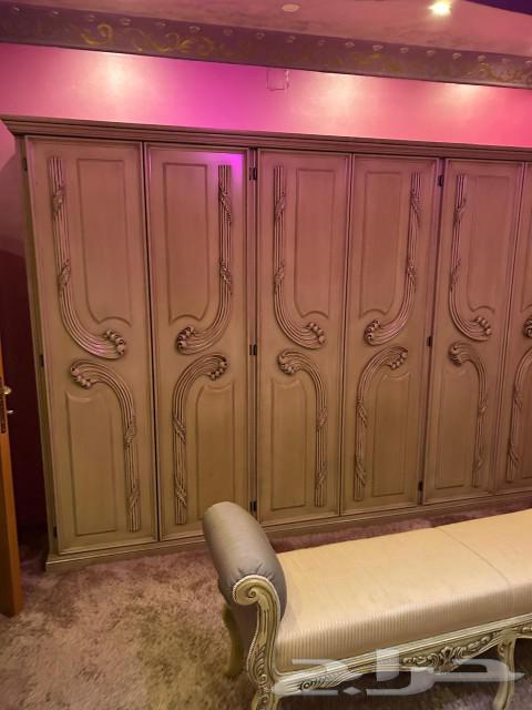 Furniture moving company with disassembly and assembly64213695461762111