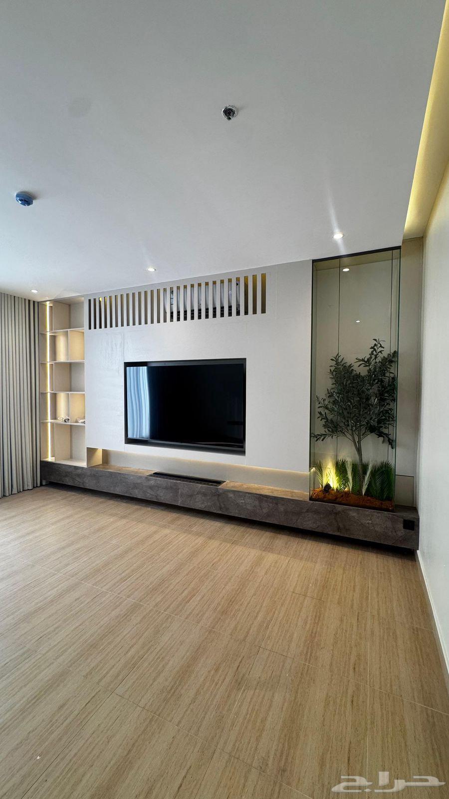 Decorations64213058866178113