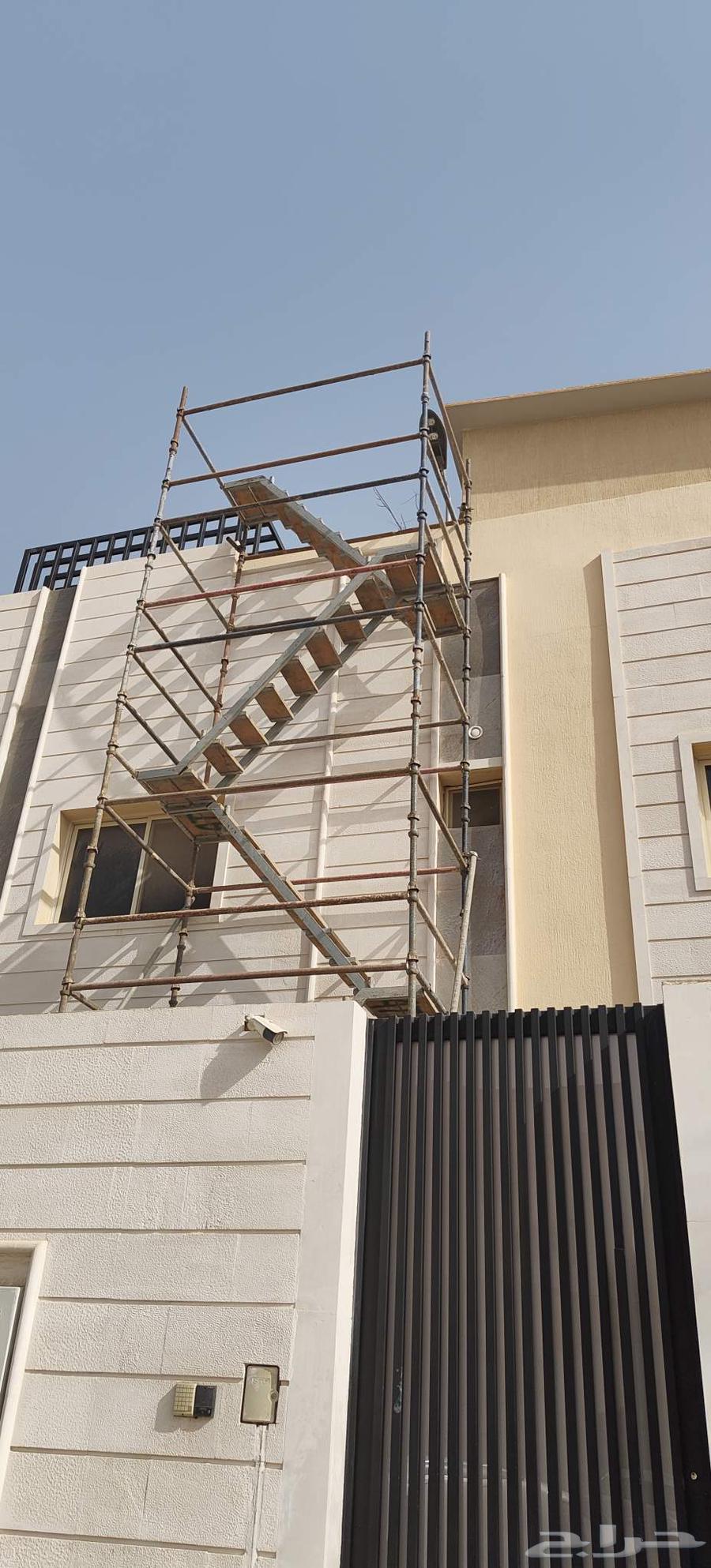 Professional installation of scaffolding, metal formwork, and staircases64213918433539112