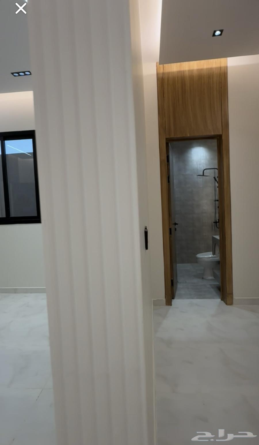 للبيع دور علوي مؤسس له شقة في السطح في نمار 302064225263364738113