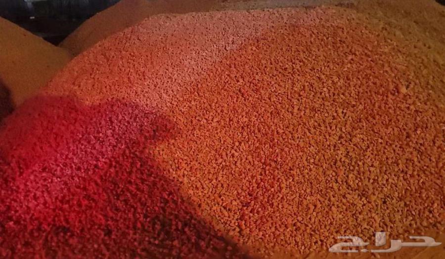 توريدرمل أحمر نفود ورمل أبيض بحص جميع مقاسات لمصانع الخرسانة64225641211265110