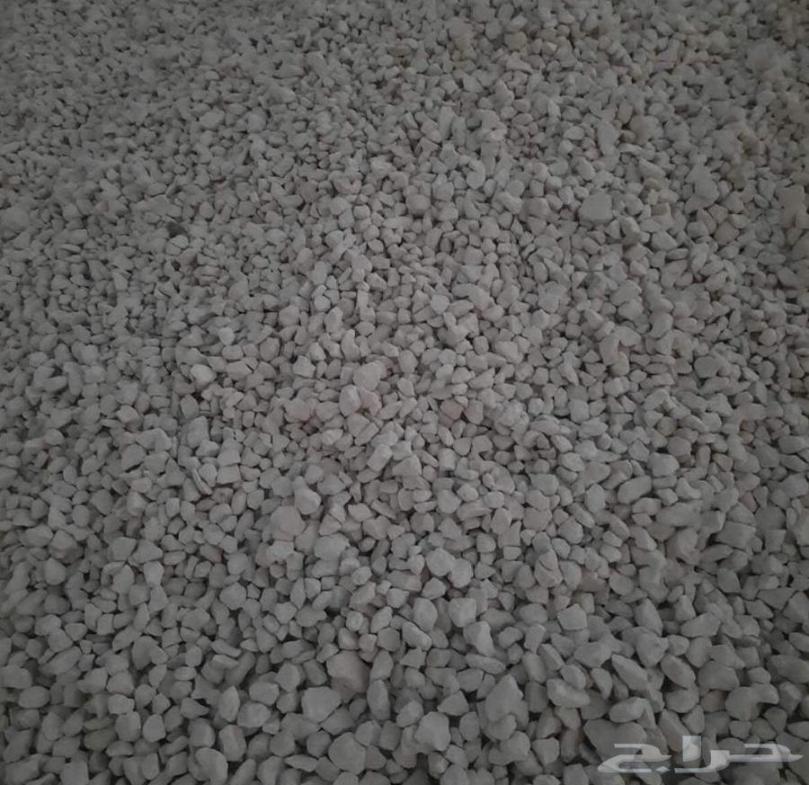 توريدرمل أحمر نفود ورمل أبيض بحص جميع مقاسات لمصانع الخرسانة64225641211265114