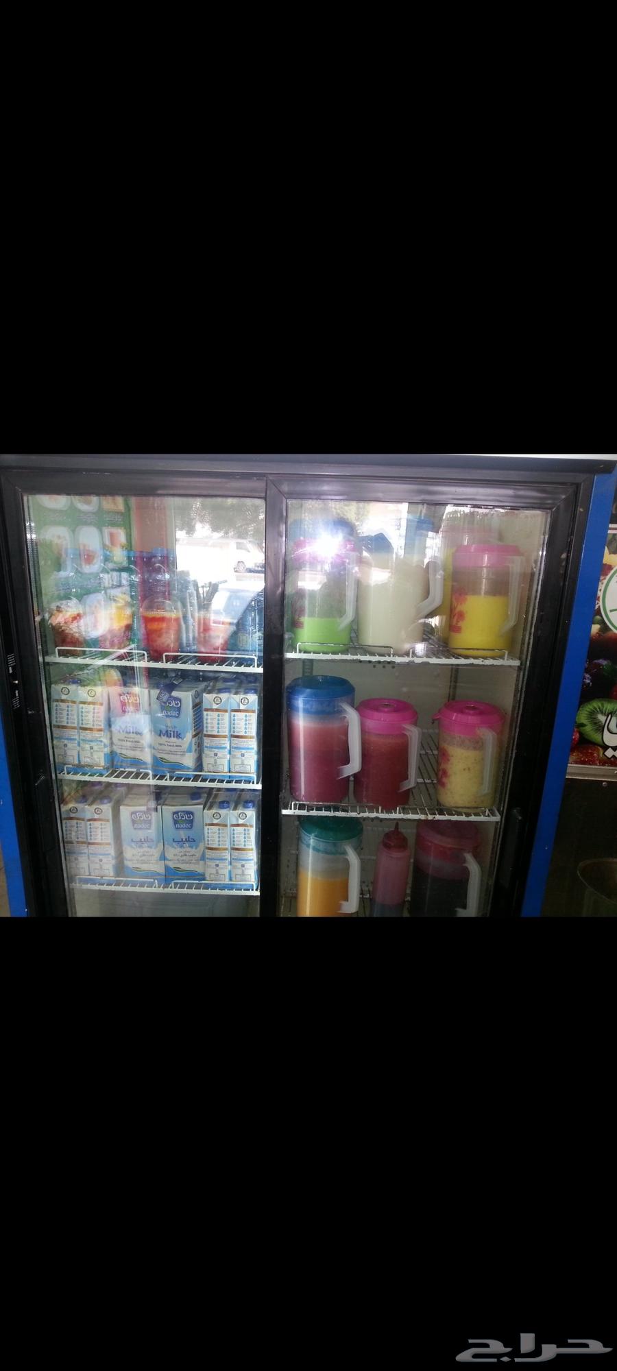عدة محل عصيرات كامله جميع الأغراض للبيع لسرعة البيع لدواعي ا64225263438337111