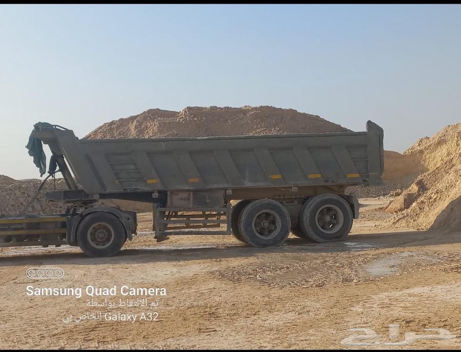 Red building sand, zero, and gravel, all types of building materials64225644260098114