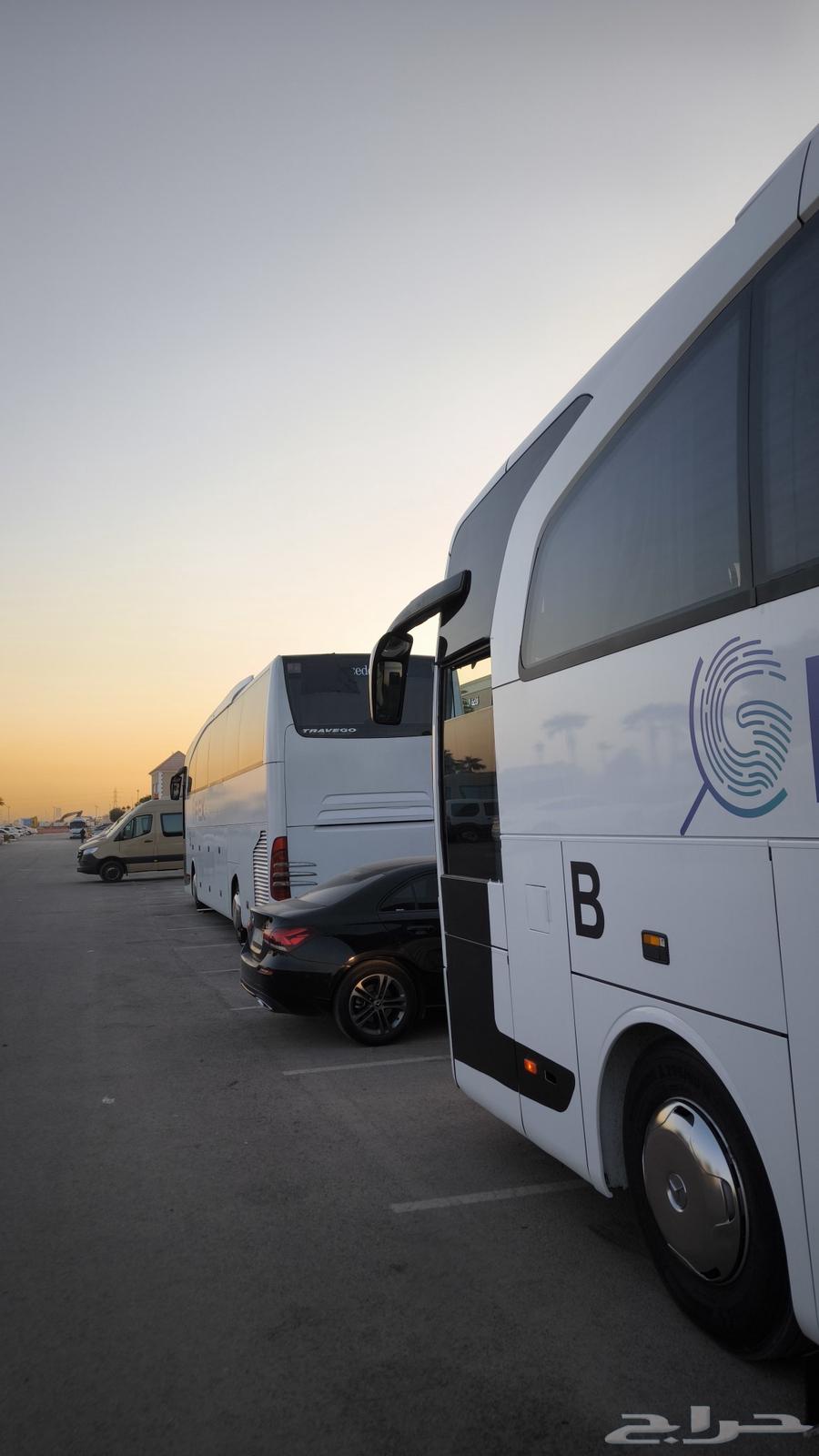 حافلات فاخرة للنقل السياحي داخل وخارج الرياض64217172050050110