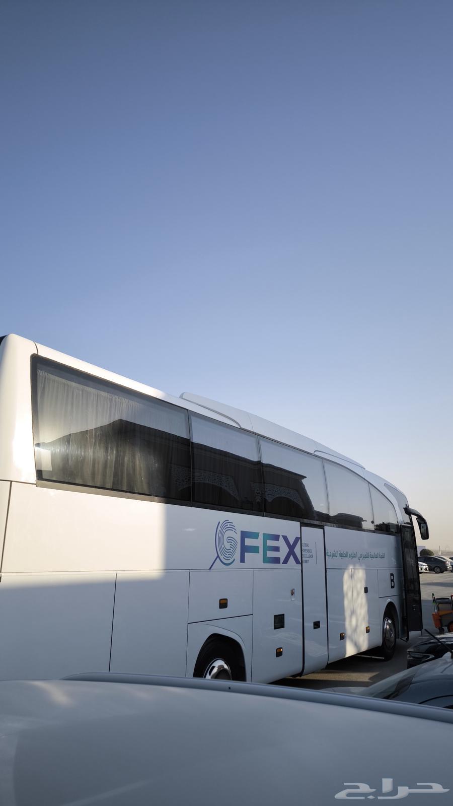 حافلات فاخرة للنقل السياحي داخل وخارج الرياض64217172050050111