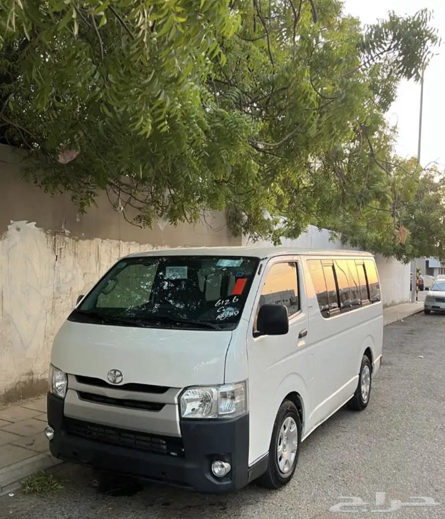 University shuttle bus64216706392961110