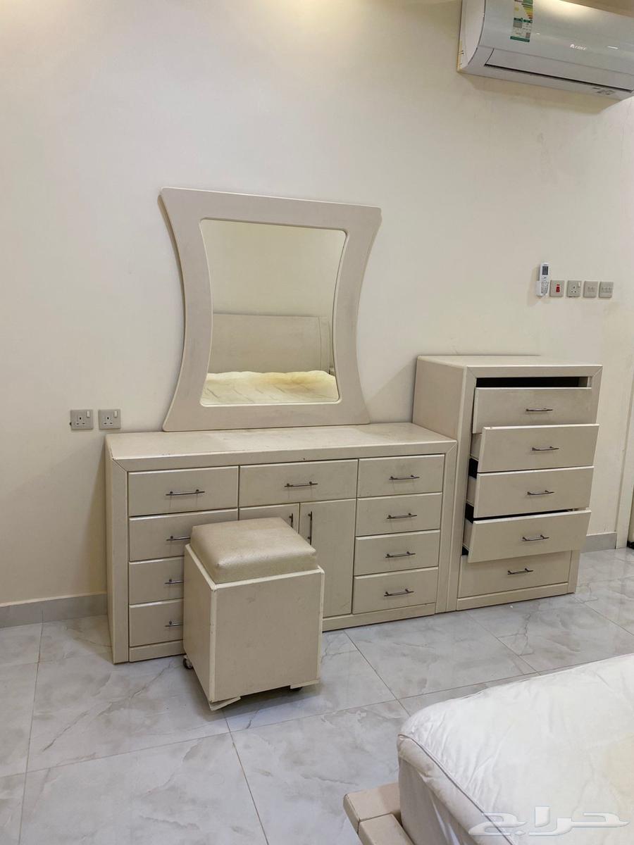 Disassembly, transportation, and assembly of furniture64216705995137110