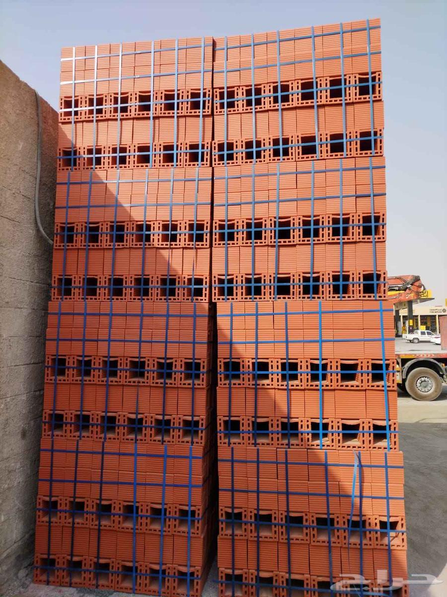 Red brick, volcanic block, cork polystyrene Haurdi64218306495874112