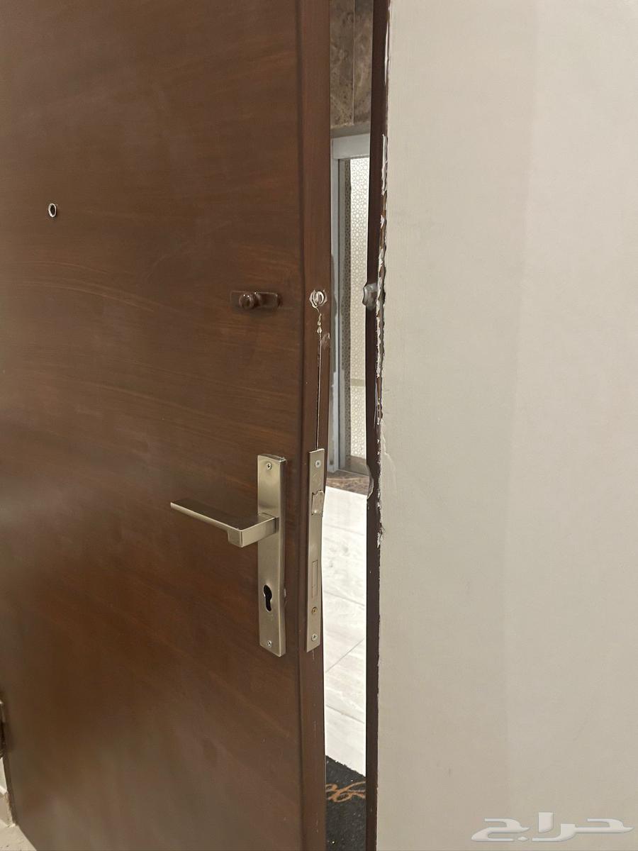 نجار أبواب فك وصيانه عامه ودواليب واثاث بشمال الرياض64216705986305110