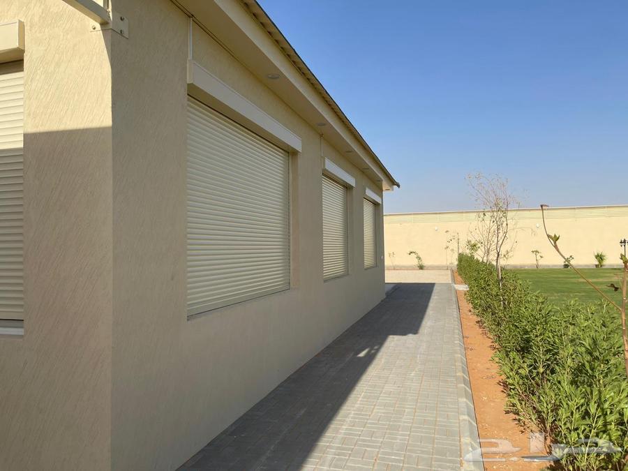 Modern shutter works64217648934786112