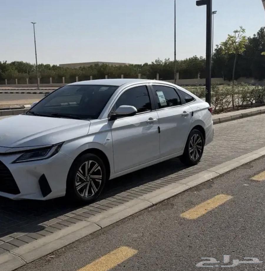 عندي سياره توصيل طلاب المدارس والجامعات وغيره64217411038082110