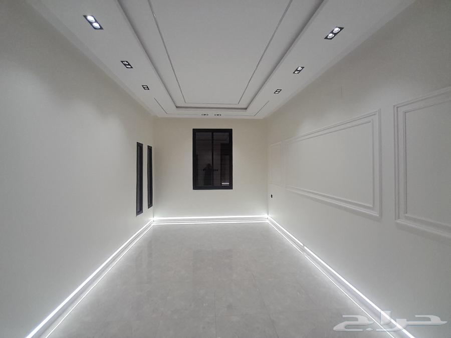 للبيع شقه دور ثاني مع سطح مستقل المصعد شغل بدرة الموسي64217160461313114