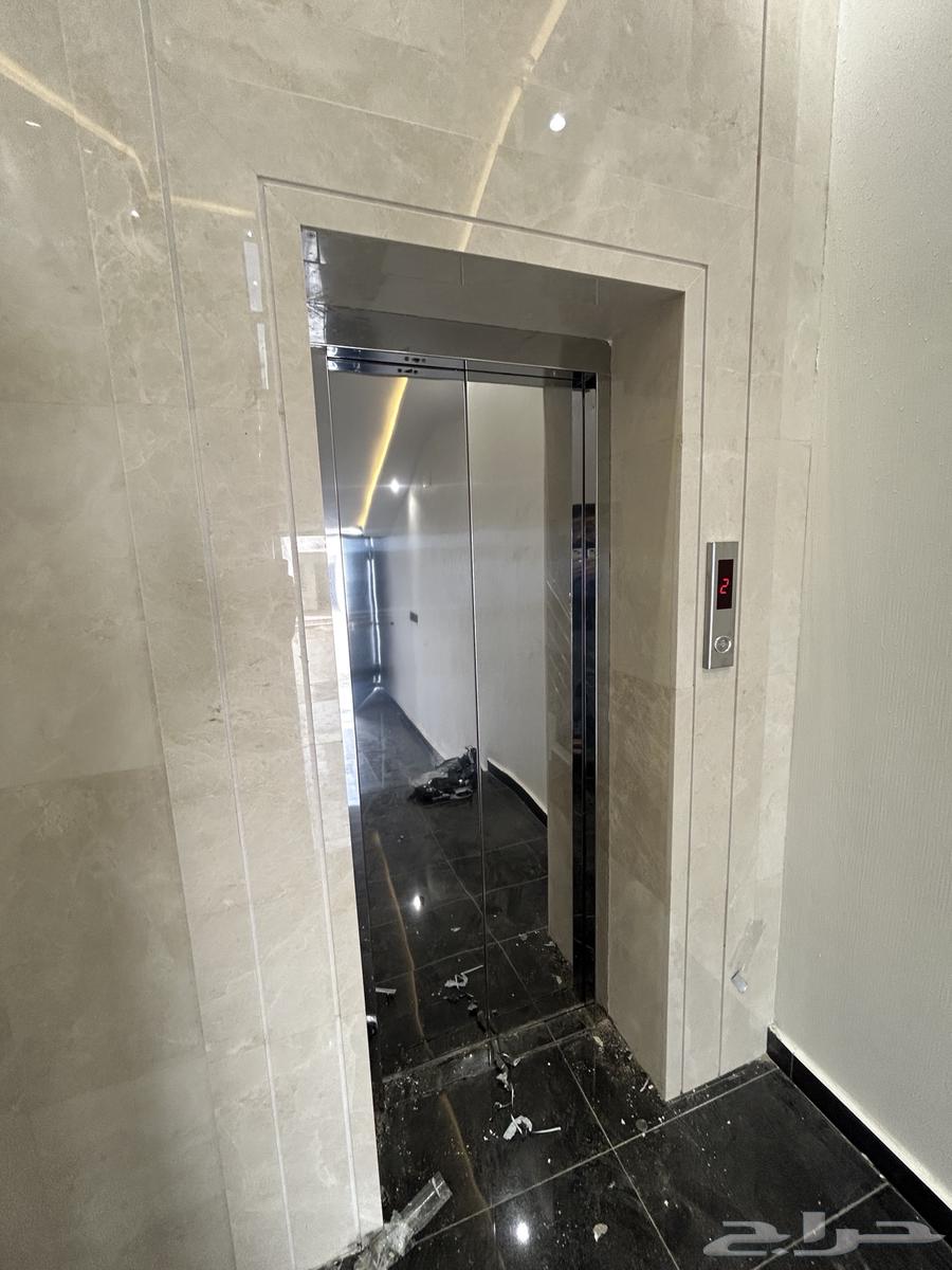 للبيع شقق فاخرة موقع متميز حي الإسكان وسط الخدمات 520 الف64225261785603113