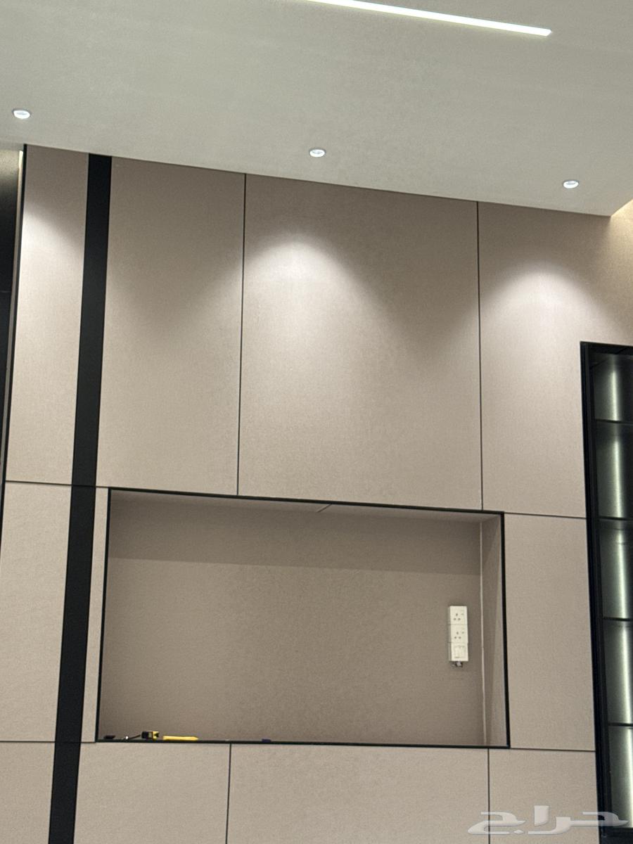 Need a technician to install screens64216703604739111