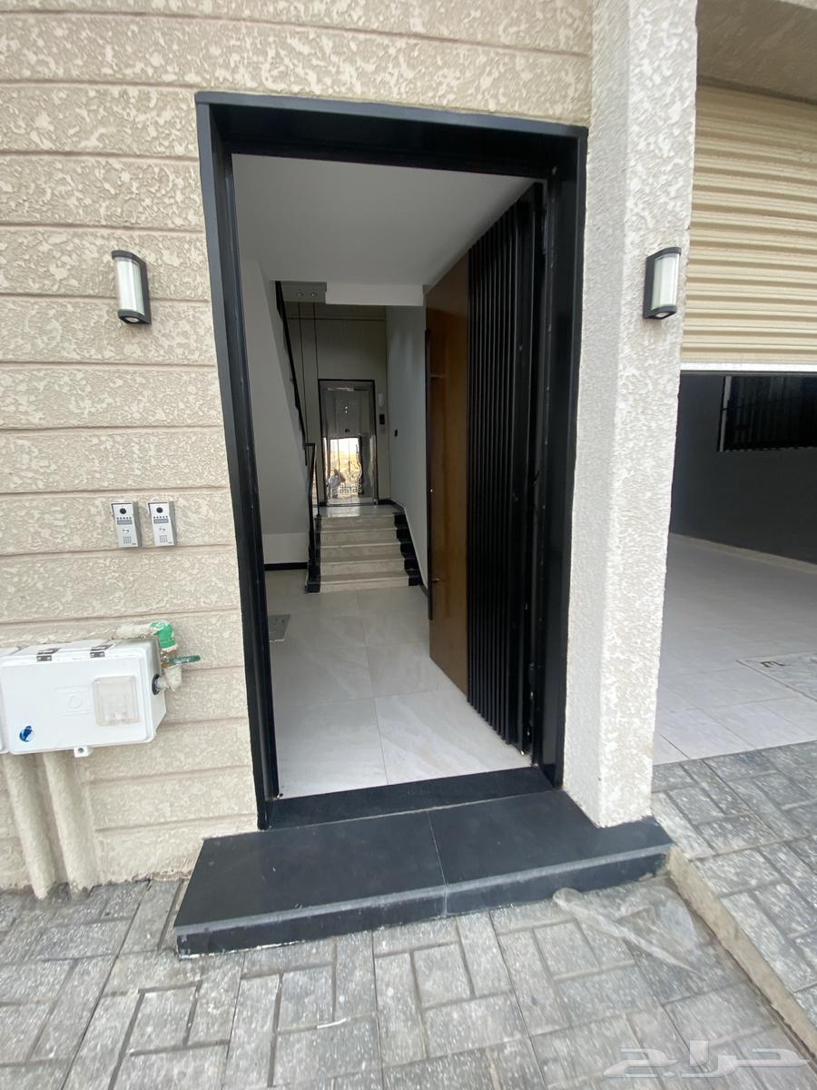 للبيع شقة دور ثاني مع سطح 6غرف ف درة الموسى 550 الف64216934794499113