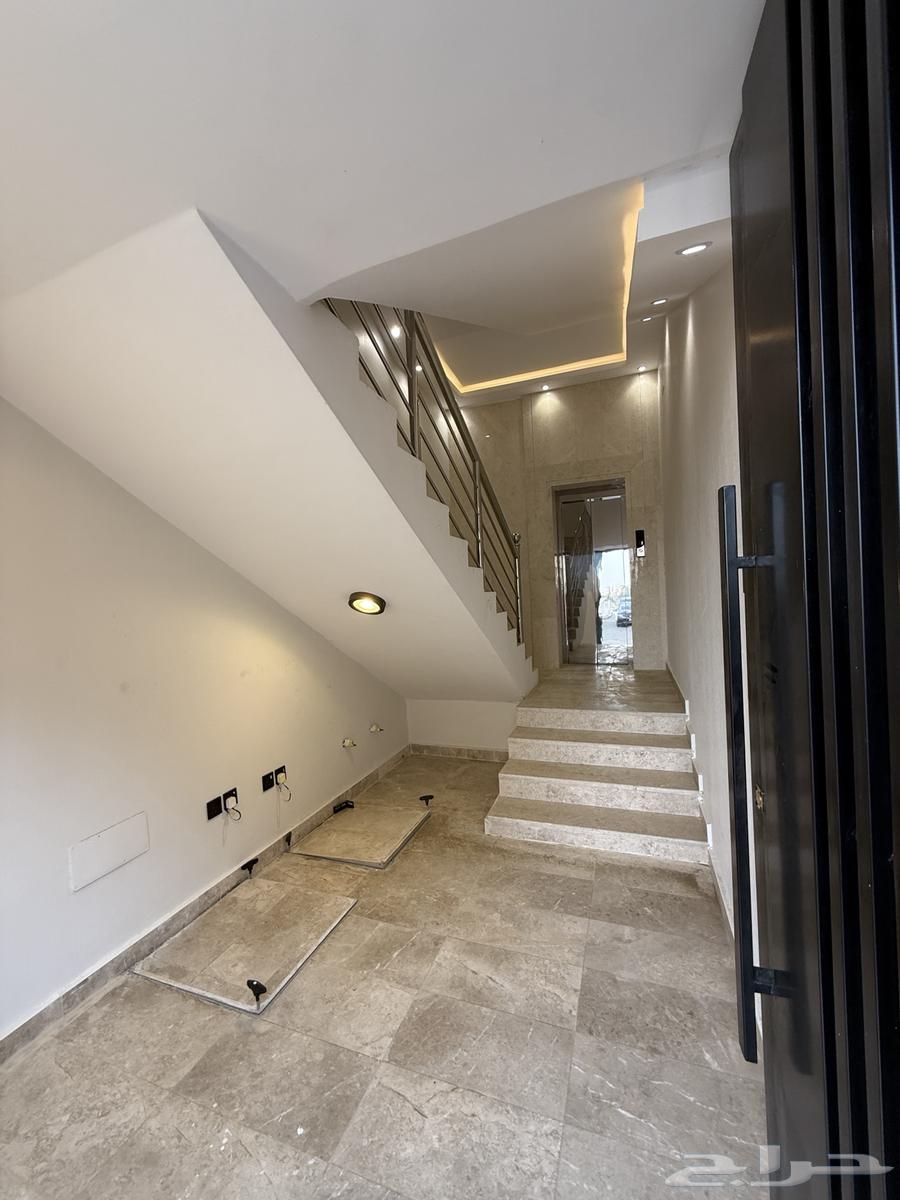 للبيع شقق علويه6غرف بأسطح خاصه ومصعد جاهز بسعر530الف64216937051394112