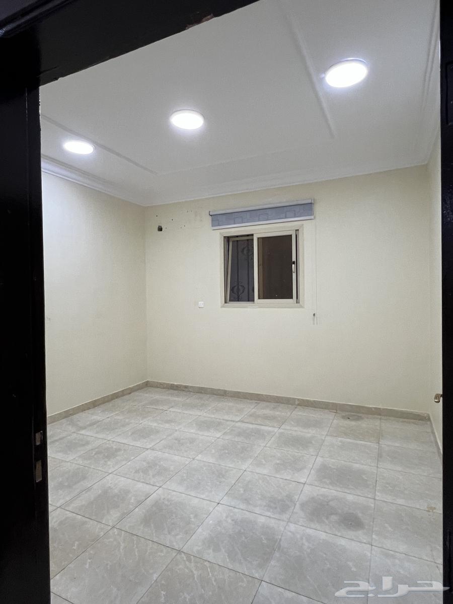 للايجار دور ارضي فالمجمعه حي المستقبل64217161256705111