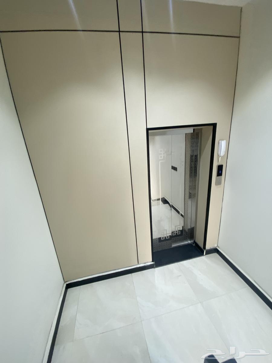 للبيع شقة دور ثاني مع سطح 6غرف ف درة الموسى 550 الف64216934794499114