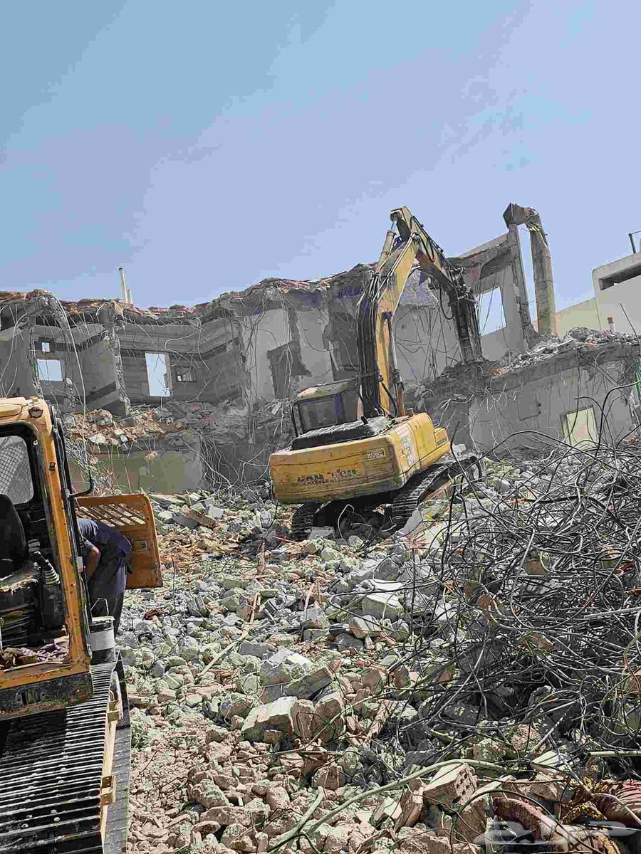Building demolition Demolition of buildings in exchange for scrap64216948908034110