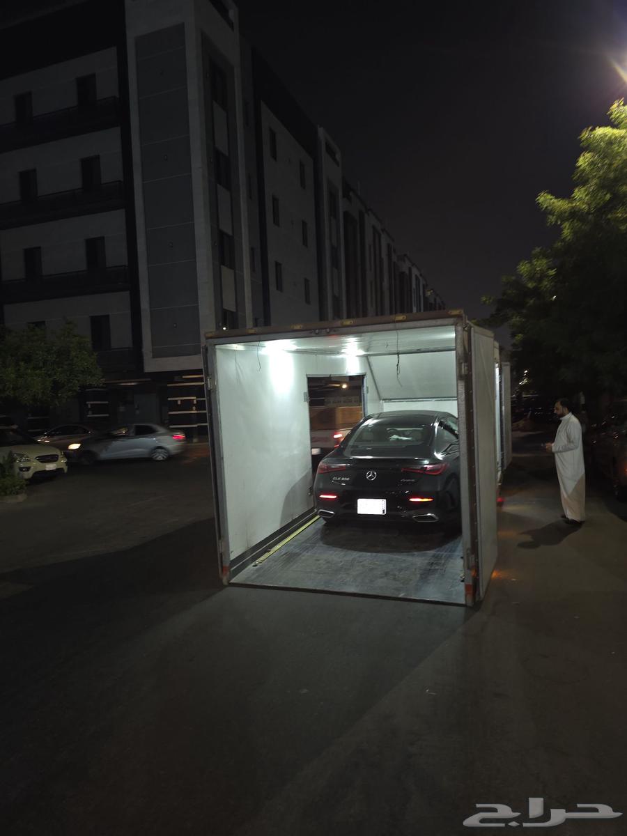 سطحه مغلقه مغطاه للسيارات الحديثه الفاخره64217647973379111