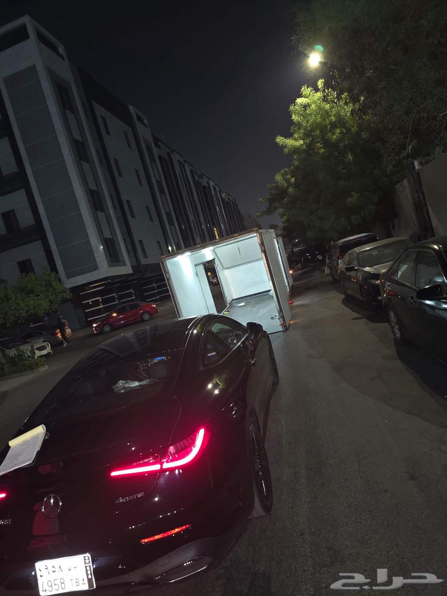 سطحه مغلقه مغطاه للسيارات الحديثه الفاخره64217647973379110