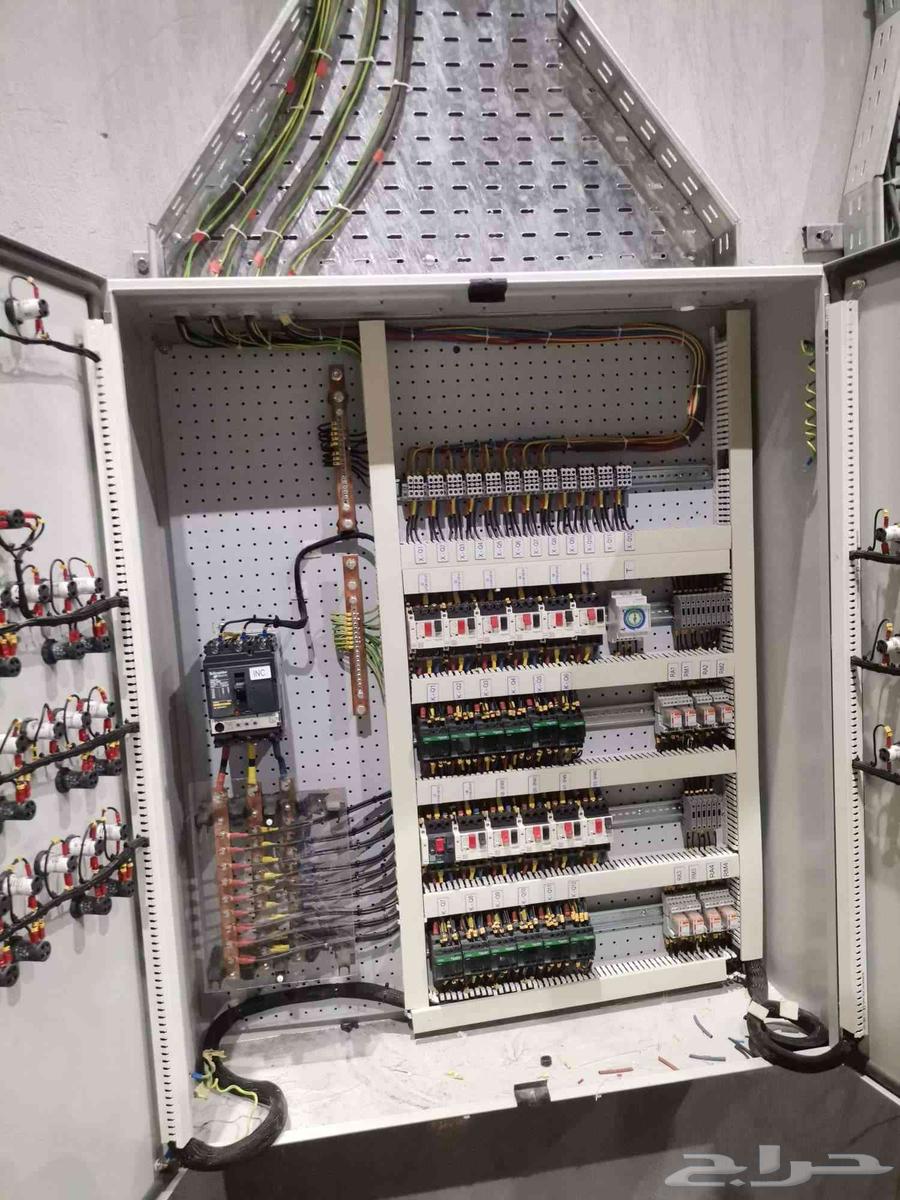 فني كهرباء في مجال الpawrوالكنترول64225645612291112