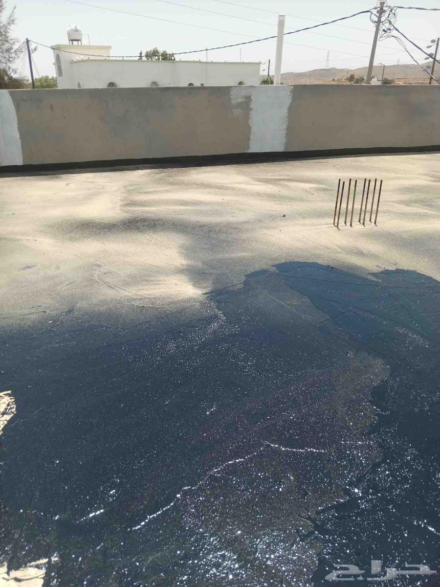 Tar-based waterproofing against rain on the foundation, hangar, bathrooms, and kitchen64216946645889112