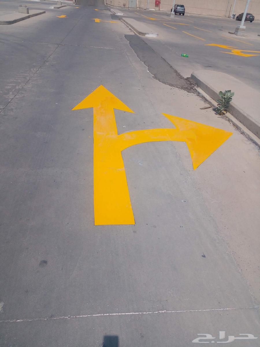 Road marking, street layout, parking space layout on tiles64216947854083114