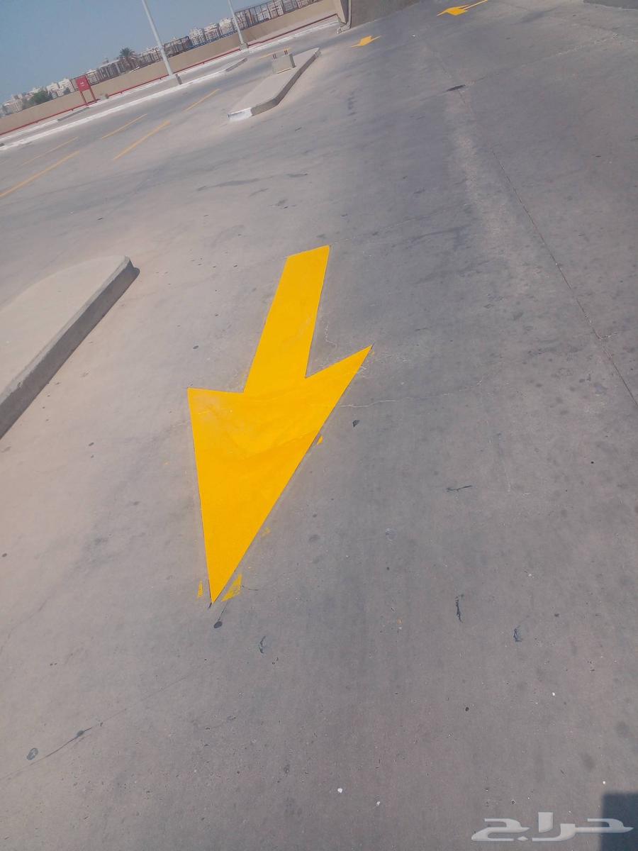 Road marking, street layout, parking space layout on tiles64216947854083112