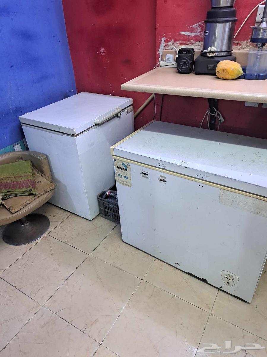 عدة محل عصيرات كامله جميع الأغراض للبيع لسرعة البيع لدواعي ا64225263438337114