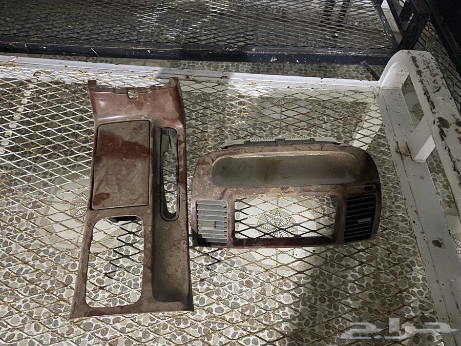 Camry interior trim from 2003_2004_2005_2006 with working clock and radio trim64225270208001110