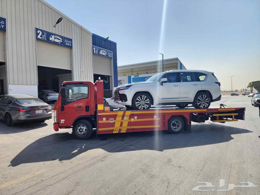 Riyadh flatbed service for damage assessment and regular inspection at reasonable prices, we tow all types of cars64217412340354113