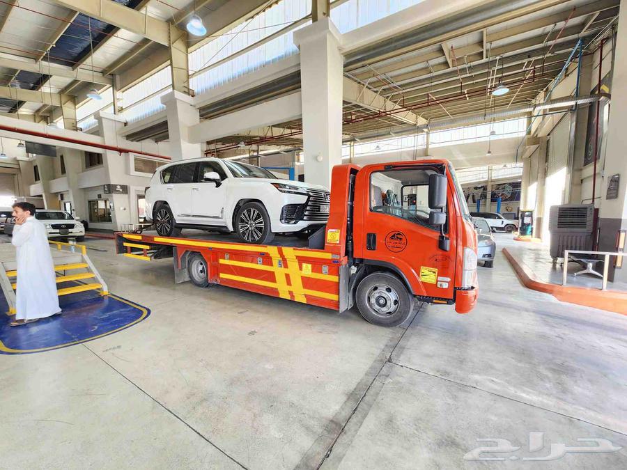 Riyadh flatbed service for damage assessment and regular inspection at reasonable prices, we tow all types of cars64217412340354112
