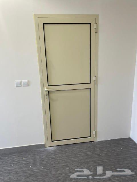 Aluminum technician specializing in detailing and maintenance of doors, windows, kitchen frames, glass and screens64217649296897111