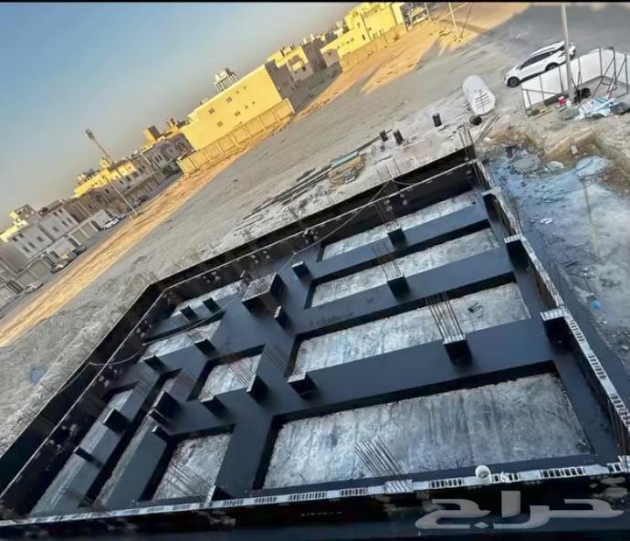 Technician for installing waterproof and thermal insulation for contact64225643746563110