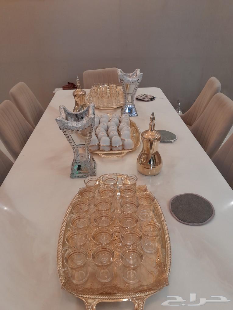 لدينا عمال في الراتب وكمان نطلع بر64216945792002110