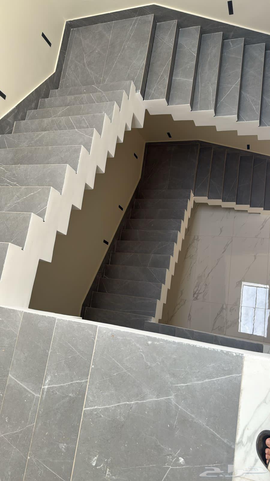 Tile Master. Ceramicist64217644880001110