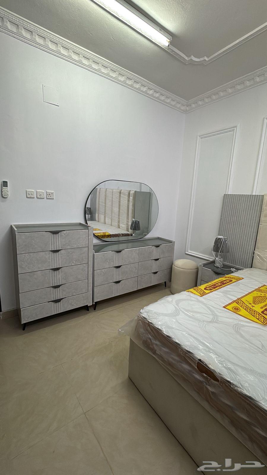 غرفه نوم جديده ماستخدمة وثلاثه مكيفات شباك شبه جديده على الس64225272525955111