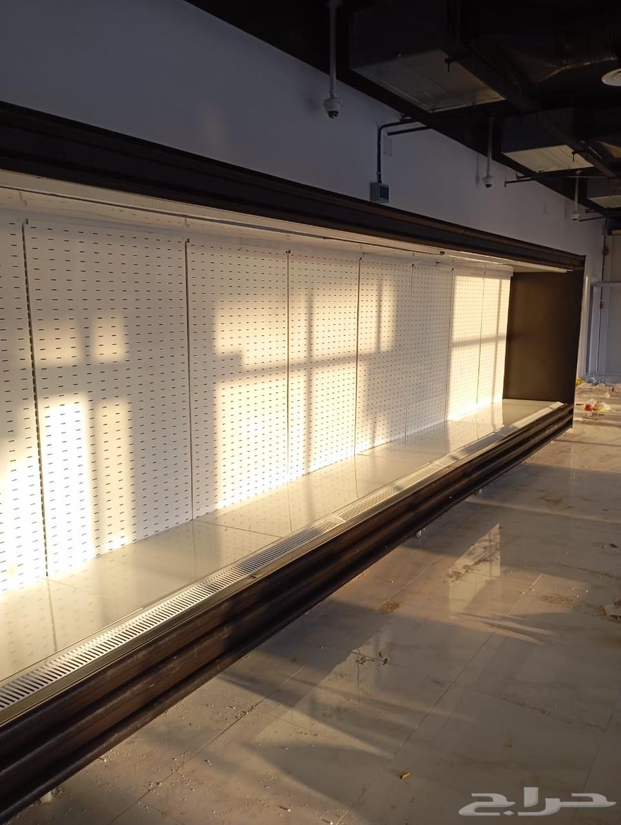 Open display refrigerators and cooling and freezing rooms64217408144257111