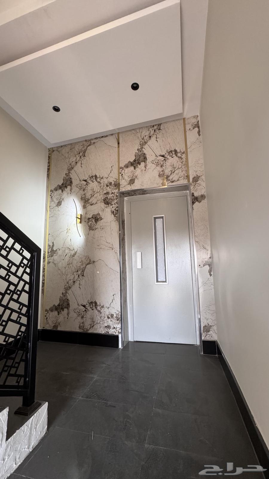 للبيع روف علوى مع ملحق مداخل مستقله من 600 الف64239752212867111